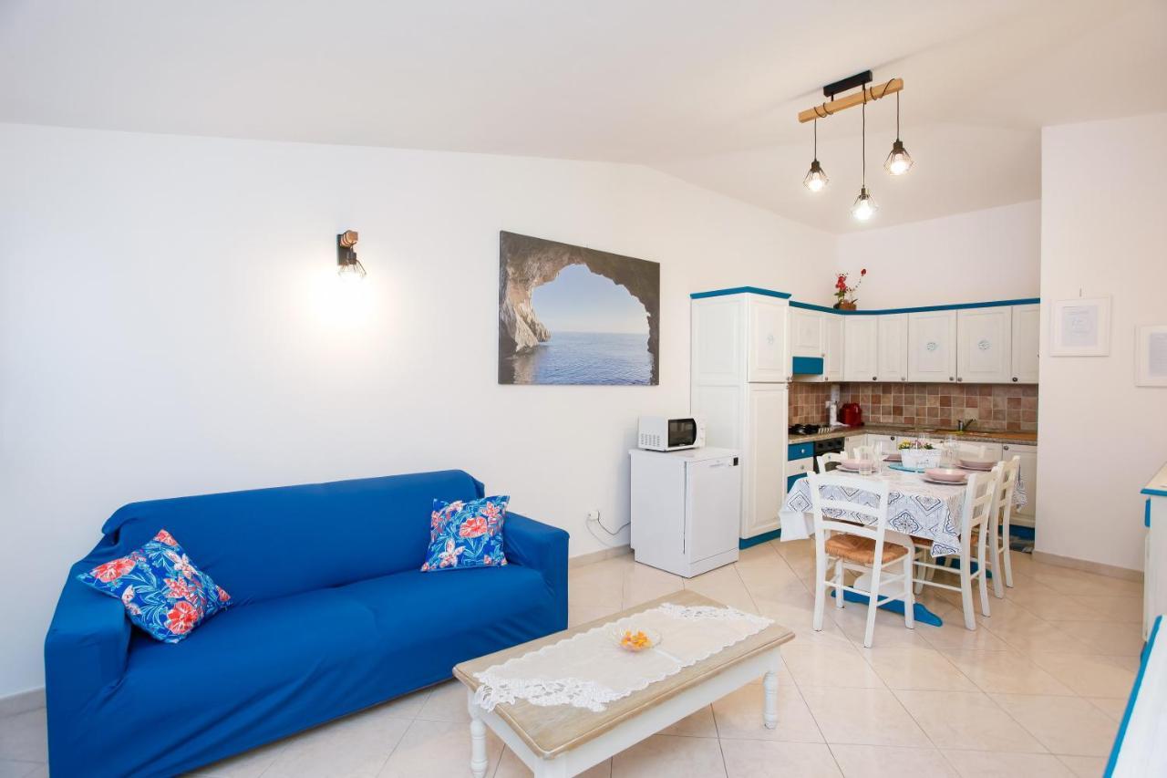 Casa Vacanze Zefiro Орозеи Экстерьер фото